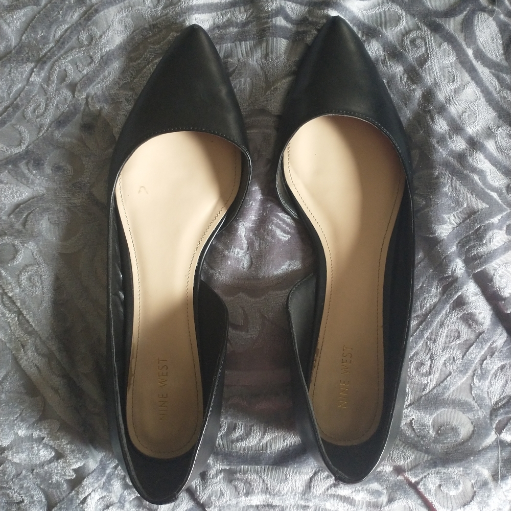 Nine West 12 Black Pointed Toe Flats